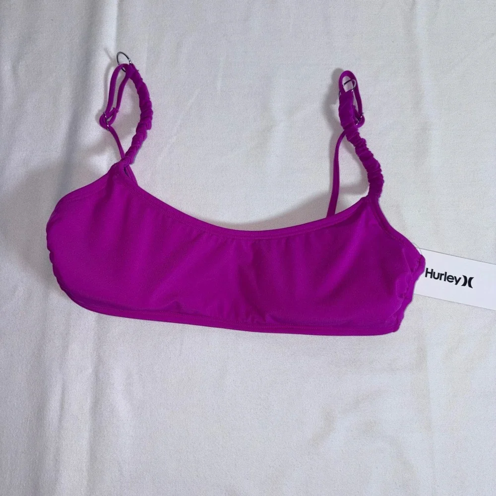 Hurley Bikini Top Size Medium Purple NEW Ruched Straps Scoop Neck Swim HURX30161